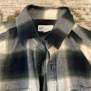 Gap mens button down shirt